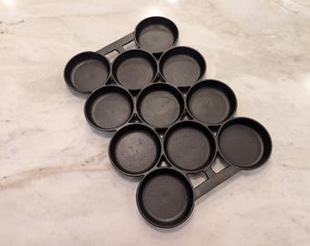 VINTAGE Biscuit Pan Cast Iron Unmarked Gem LOOK