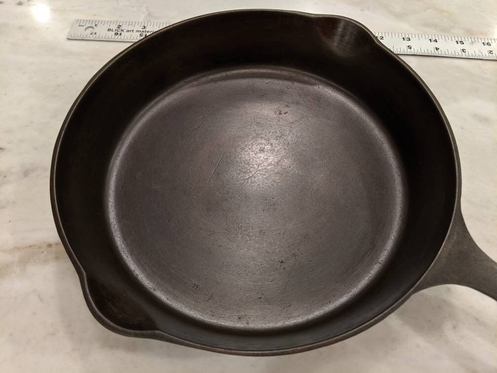 No.8 Cast Iron Skillet, 10 ¼ inches