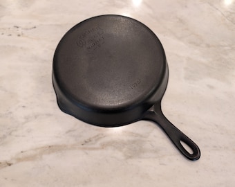 DEAL Vintage Wagner 8 Cast Iron Skillet BEAUTY
