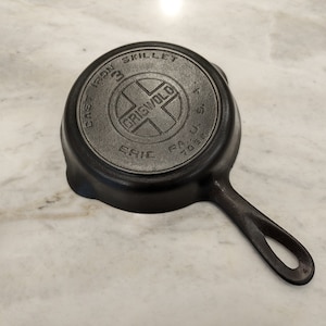 Vintage Griswold 3 LBL Heat Ring Skillet Cast Iron 709 BEAUTIFUL