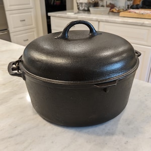 WOW Vintage Favorite Piqua 9 Dutch Oven Cast Iron BEAUTY