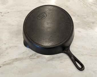LOOK Vintage Favorite 10 Cast Iron Skillet Heat Ring BEAUTY