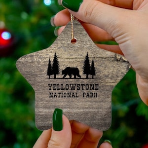 Yellowstone Ornament, Yellowstone Geschenk, Nationalpark Geschenk, Weihnachtsverzierung, Familienausflug, Keramik Bär Berg Ornament