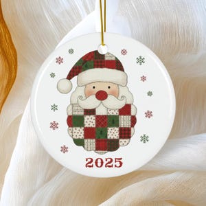 Ornement de Noël Père Noël patchwork, souvenir cadeau 2026, décorations de Noël rustiques champêtres en céramique imitation matelassée