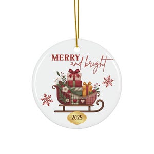 Adorno navideño de trineo de Papá Noel hecho con retazos, recuerdo de regalo de 2026, adornos navideños de cerámica para el árbol. imagen 3