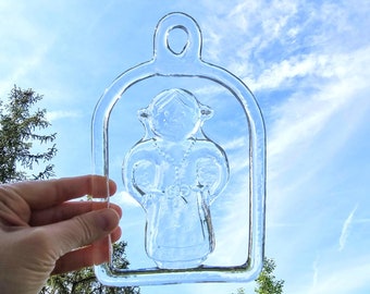 Rare Kosta Boda Farmgirl Suncatcher, Girl with Apron, Peasant Woman Sun Catcher, Girl Suncatcher, Glass Sun Catcher, 1970s Glass Art