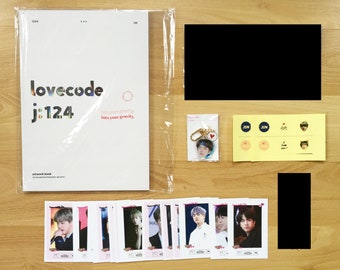 BTS 2013 Memorial Photobook & バッジセット BTS Summer Package 2013 Official Memorial Photobook K-POP
