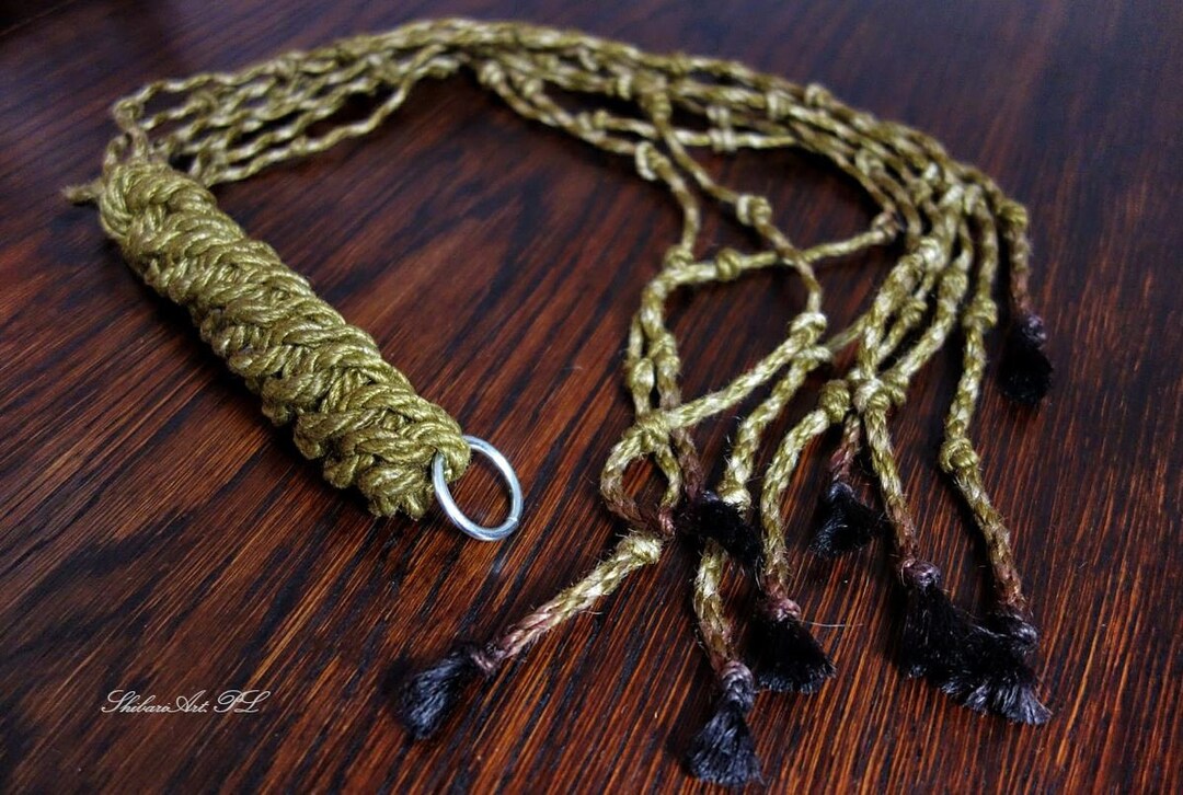 Fouet (flogger) En Cuir Véritable à 12 Lanières - Noir Et Rouge - Neuf