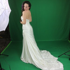 Stunning Maggie Sottero Wedding Dress Gown Satin image 2