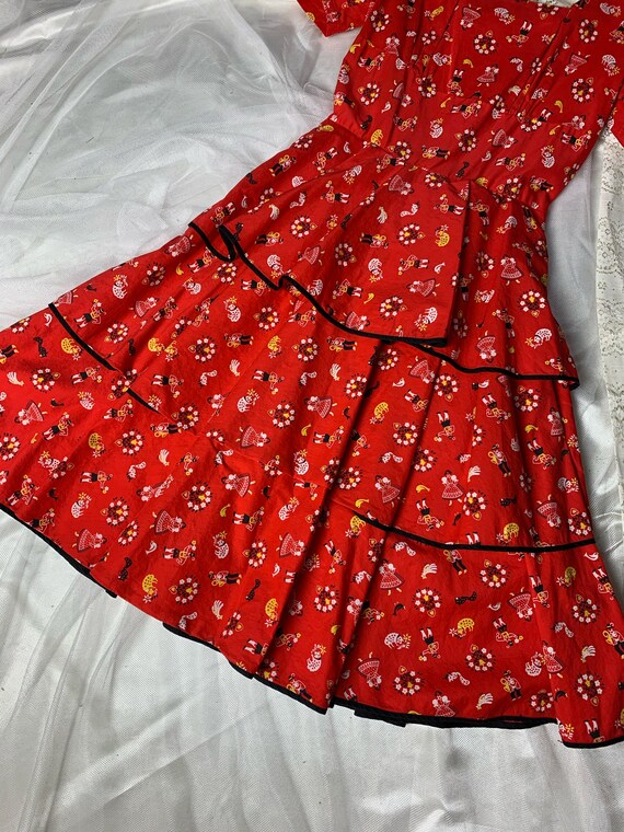 Vintage 1950s Novelty Print Dress Red Ruffled Tie… - image 2