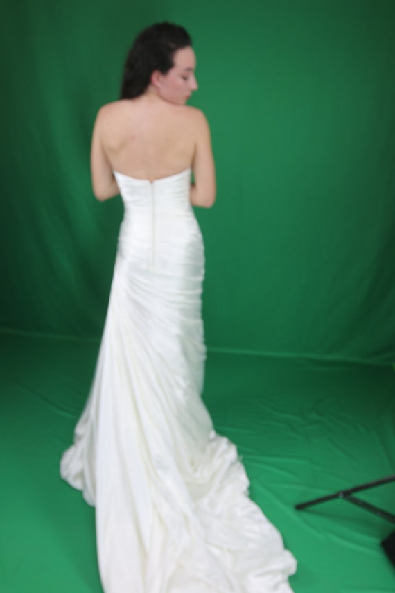 Stunning Maggie Sottero Wedding Dress Gown Satin - image 3