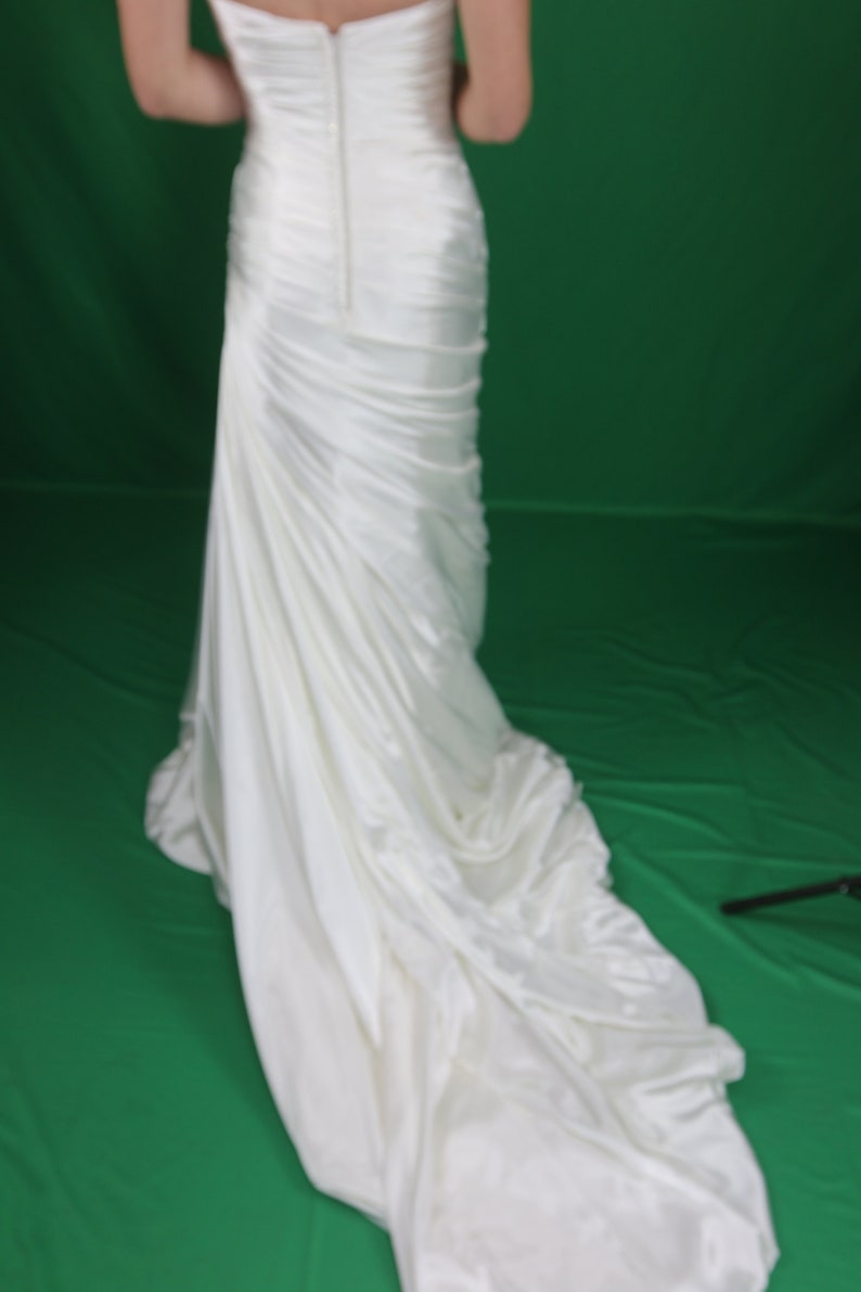 Stunning Maggie Sottero Wedding Dress Gown Satin image 6