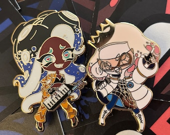 OFF THE HOOK Keychain / Pin - Marina Pearl