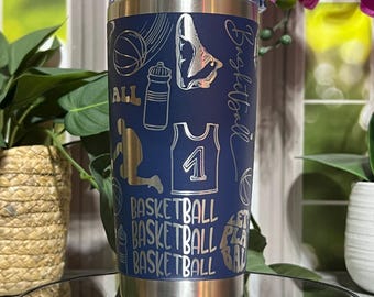 Lasergegraveerde basketbalbeker, gepersonaliseerd cadeau, geïsoleerd 20 oz/30 oz