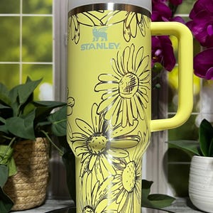 Gänseblümchen Laser gravierte 40 Unzen Becher mit Griffdeckel & Strohhalm, individuell gravierter Becher Full Wrap, nahtloses Design, doppelwandiger Thermobecher