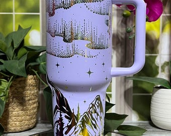 Vaso de viaje de acero inoxidable con aislamiento de 30 y 40 oz, grabado láser de montañas y auroras boreales.