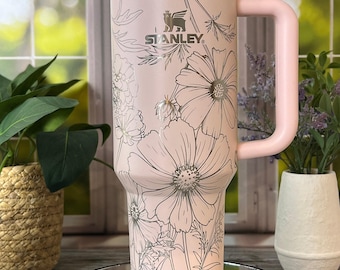 Bicchiere Cosmos & Marigolds da 40 once con incisione laser, coperchio con manico e cannuccia, bicchiere senza cuciture con incisione personalizzata, tazza isolata a doppia parete