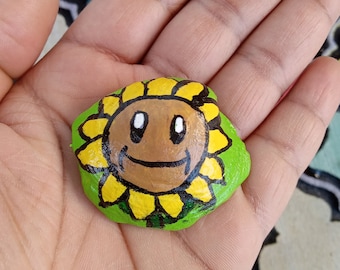 Hand-Painted Sunflower Seashell: Artsy Ornament Placement