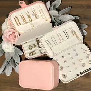 Scatola di gioielli personalizzata, Custodia per gioielli da viaggio, Scatola per gioielli, Esposizione collana, Scatola per orecchini, Esposizione di anelli, Regalo per damigella d'onore, Regalo per mamma