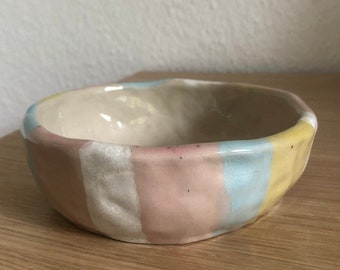 Candy dog bowl Hundenapf mit pastellfarbenen Streifen