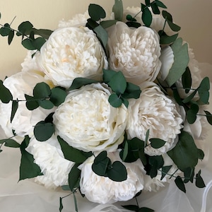 Bouquet de mariée eucalyptus et pivoines / verdure bouquet d&#39;eucalyptus / bouquet de fausses fleurs / bouquet de pivoines en soie