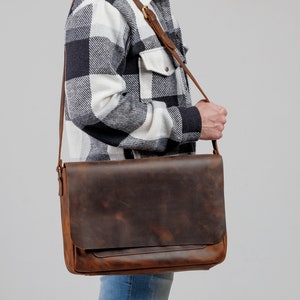 Best gifts for him Leather messenger bag man, leather bag husband, mens messenger bag, shoulder bag, laptop messenger bag, new job mens bag