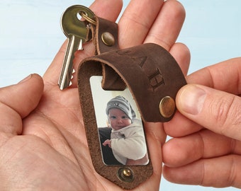 Personalized picture keychain First Fathers day as a daddy gift for new dad, leather photo keychain with keepsake, First time dad gift