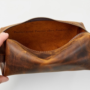 Dopp kits for him Leather gifts for men 3rd anniversary Leather toiletry bag, leather wedding gifts dopp kit, 3 year wedding anniversary