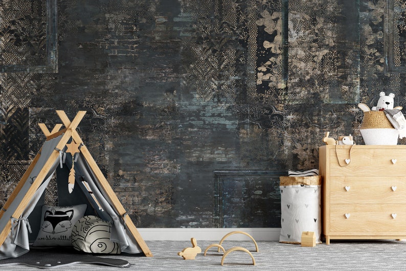 Add a beautiful, classic touch to your walls with this easy-to-install vintage black wallpaper