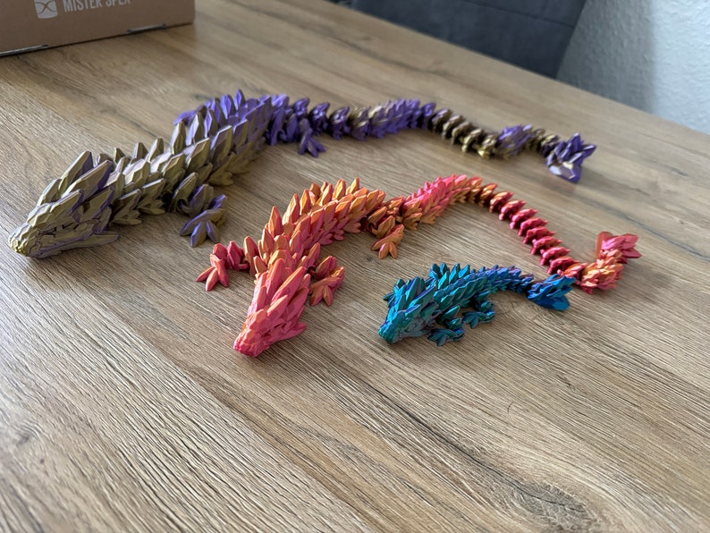 Beweglicher Edelsteindrachen 3D-Druck Articulated Dragon Geschenk Drachenfans Tabletop Zubehör RGB Farbwechsel Deko versch. Längen Drache Bild 5