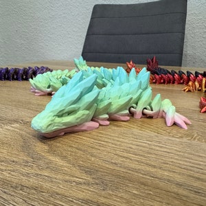 Beweglicher Edelsteindrachen 3D-Druck Articulated Dragon Geschenk Drachenfans Tabletop Zubehör RGB Farbwechsel Deko versch. Längen Drache Bild 6