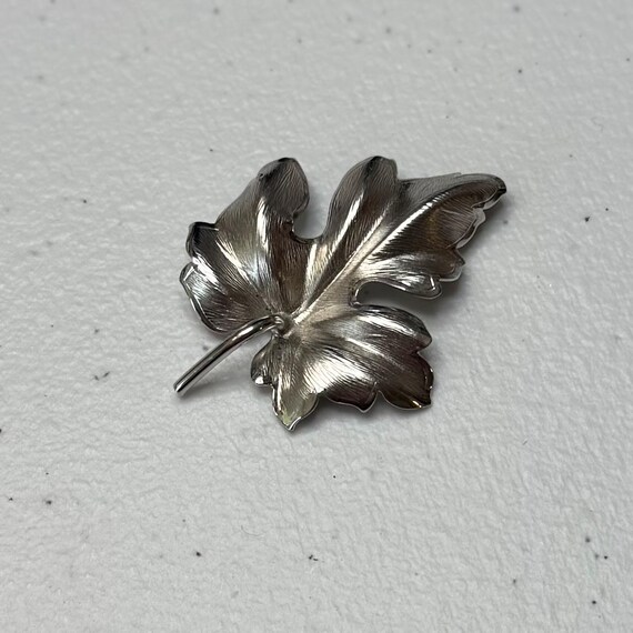 Vintage sterling silver leaf brooch marked AE View 6