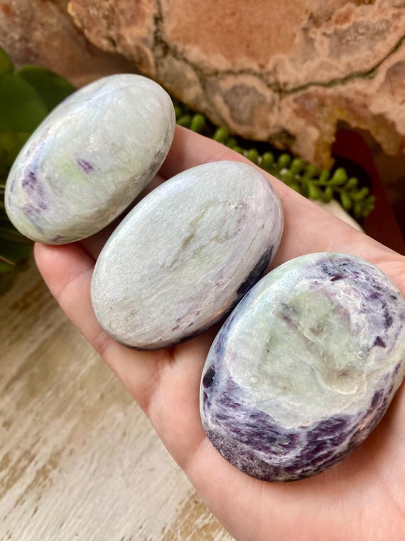 Kammererite Palm, Polished Purple Mineral Specimen From Turkey