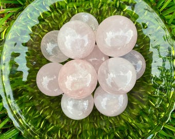 Petite sphère en quartz rose : décoration en cristal curatif