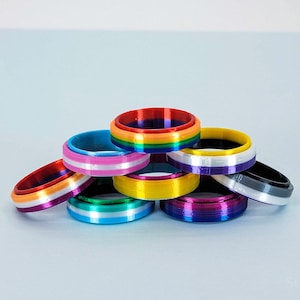 Anillos antiestrés LGBTQ+, anillos antiestrés con la bandera del orgullo, Mes del Orgullo, anillo con la bandera LGBTQ+, lesbiana, gay, MLM, bisexual, transgénero, queer, anillo giratorio
