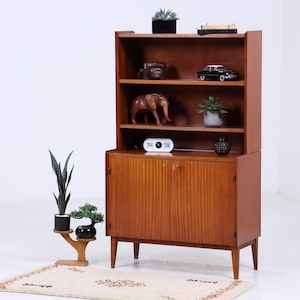 Vintage boekenkast uit de jaren 60 | Retro houten opbergplank uit het midden van de vorige eeuw