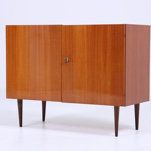 Hochglanz Kommode aus den 60er Jahren Mid Century Kleines Sideboard Vintage Flurkommode Schrank Retro 70er Bild 1