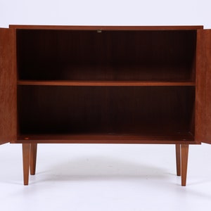 Schmale Vintage Kommode 60er Jahre Mid Century Kleines Sideboard Flurkommode Schrank Retro 70er Bild 3