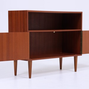 Schmale Vintage Kommode 60er Jahre Mid Century Kleines Sideboard Flurkommode Schrank Retro 70er mit offenem Regal Bild 3