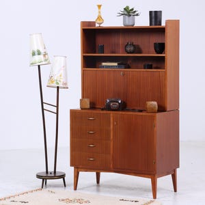 Zeldzame vintage plank uit de jaren 60 | Mid-century boekenkast met lades en retro houten opbergruimte