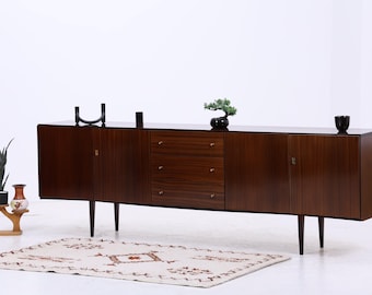 Vintage dressoir met hoogglans afwerking | Kast in mid-century stijl | 3 lades | 2 deuren | Design uit de jaren 60