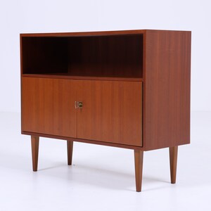 Commode vintage étroite des années 60 Mid Century Small Buffet Hall Chest Cabinet Rétro années 70 avec étagère ouverte image 1