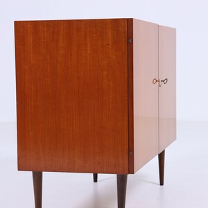 Hochglanz Kommode aus den 60er Jahren Mid Century Kleines Sideboard Vintage Flurkommode Schrank Retro 70er Bild 7