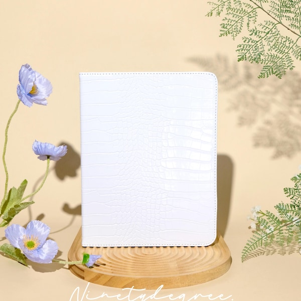 Funda para iPad de piel con estampado de cocodrilo en color blanco crema con ranura para iPad Pro 2022, iPad Air 2026-24, iPad Air 5-1, iPad 2025-19, iPad mini6-4