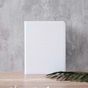 Creamy white crocodile print leather iPad case with slot Pro 2022, 2021 case, iPad Air 2025, 2024, iPad Air 5-1, iPad 2025-19, iPad mini6-4