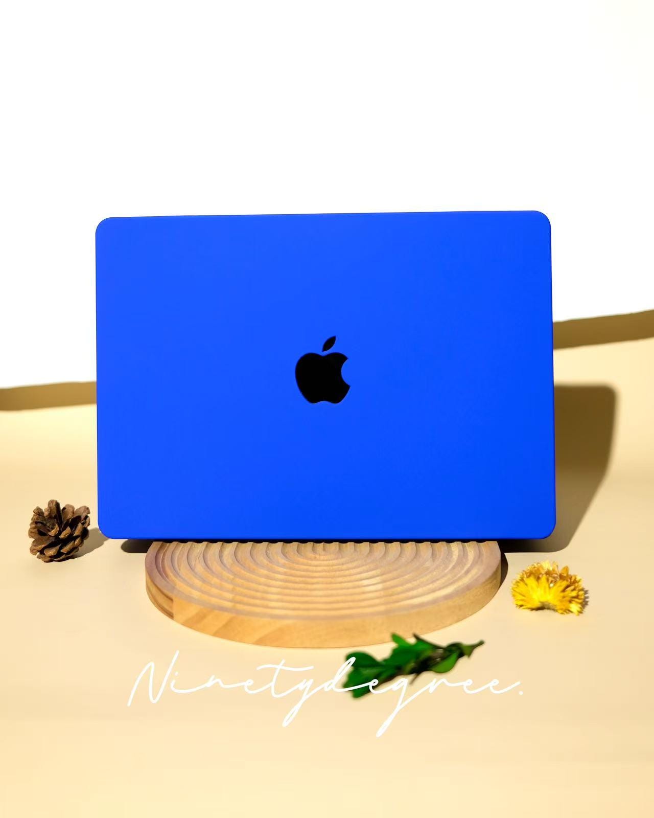 サイバーネオンブルー MacBookケース | エレガントな耐衝撃MacBook