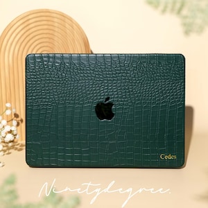 Etui na MacBooka z nadrukiem krokodyla w kolorze głębokiej zieleni | Wstrząsoodporne etui na laptopa | MacBook Pro/Air 12/13/14/15/16 | Pokrowiec na M1/M2/M3/M4/M5 2018-2023-2026