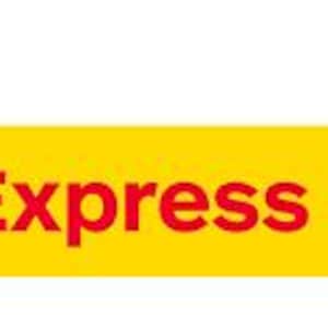 Puede incluir: Un rectángulo amarillo con el texto "Express Post" en letras rojas. Un cuadrado rojo con una letra "P" blanca en su interior está a la izquierda del rectángulo. El texto "Delivered by" está encima de la imagen.