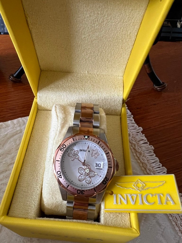 INVICTA Women display picture 1