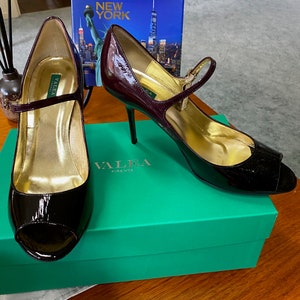 VALEA Firenze "Felice" Pump Shoes  Wine/Black Patent Leather  Size  38.5  New in Box